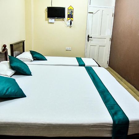 Sri Krishna Bhavan Hotel Гаттон Екстер'єр фото