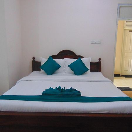 Sri Krishna Bhavan Hotel Гаттон Екстер'єр фото
