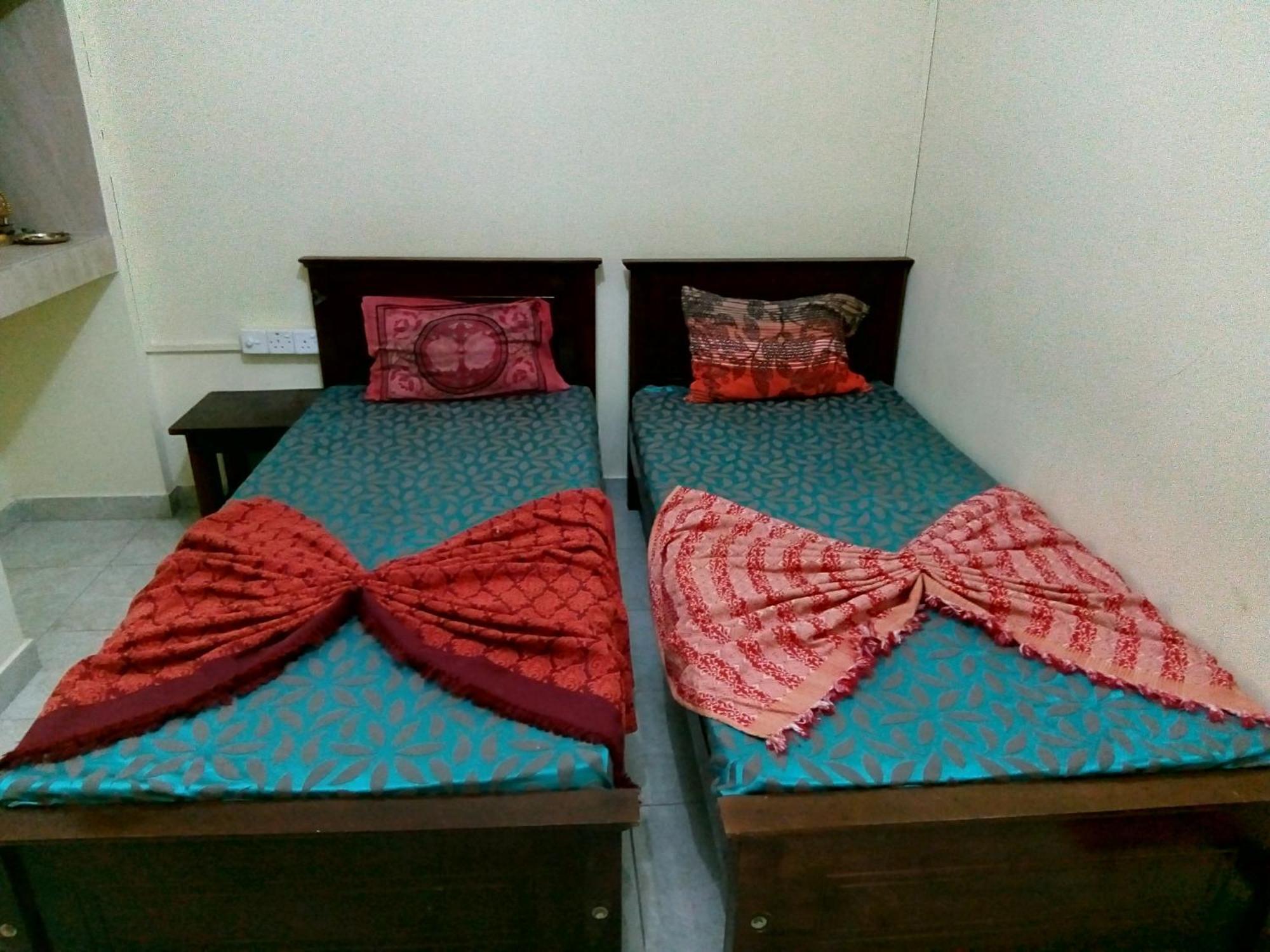 Sri Krishna Bhavan Hotel Гаттон Номер фото