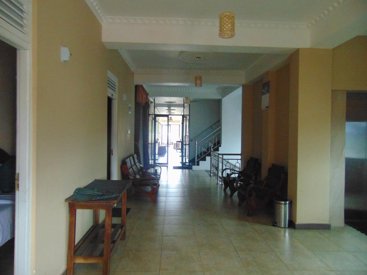 Sri Krishna Bhavan Hotel Гаттон Екстер'єр фото