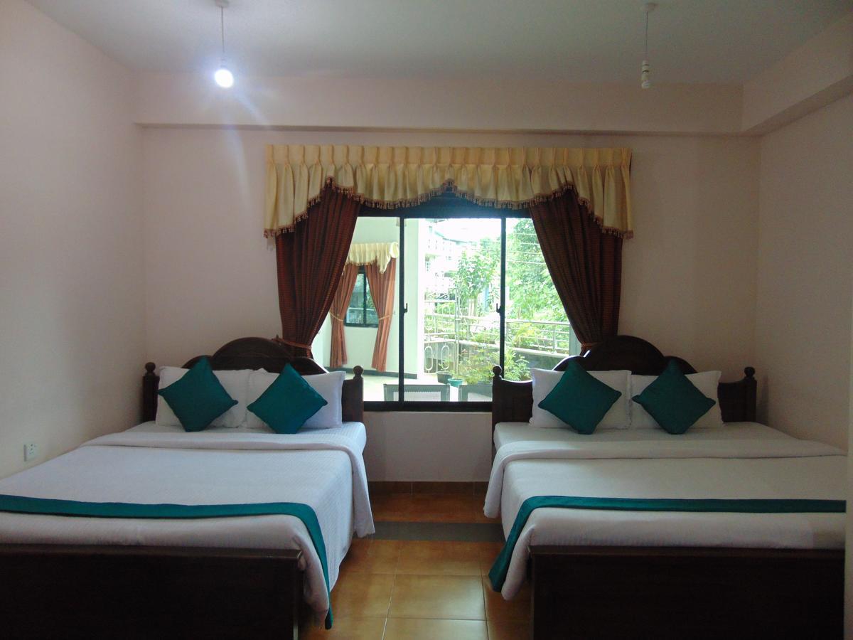 Sri Krishna Bhavan Hotel Гаттон Екстер'єр фото