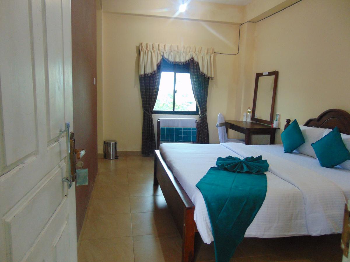 Sri Krishna Bhavan Hotel Гаттон Екстер'єр фото