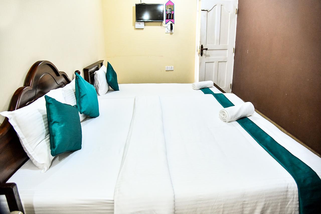 Sri Krishna Bhavan Hotel Гаттон Екстер'єр фото