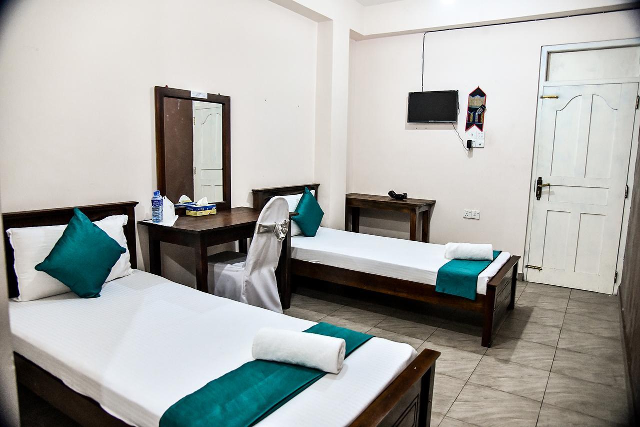 Sri Krishna Bhavan Hotel Гаттон Екстер'єр фото