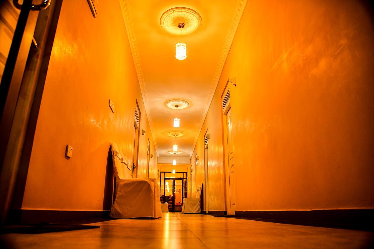 Sri Krishna Bhavan Hotel Гаттон Екстер'єр фото