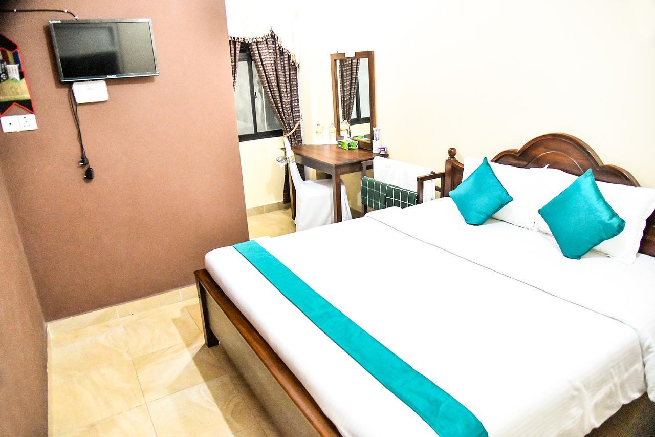 Sri Krishna Bhavan Hotel Гаттон Екстер'єр фото