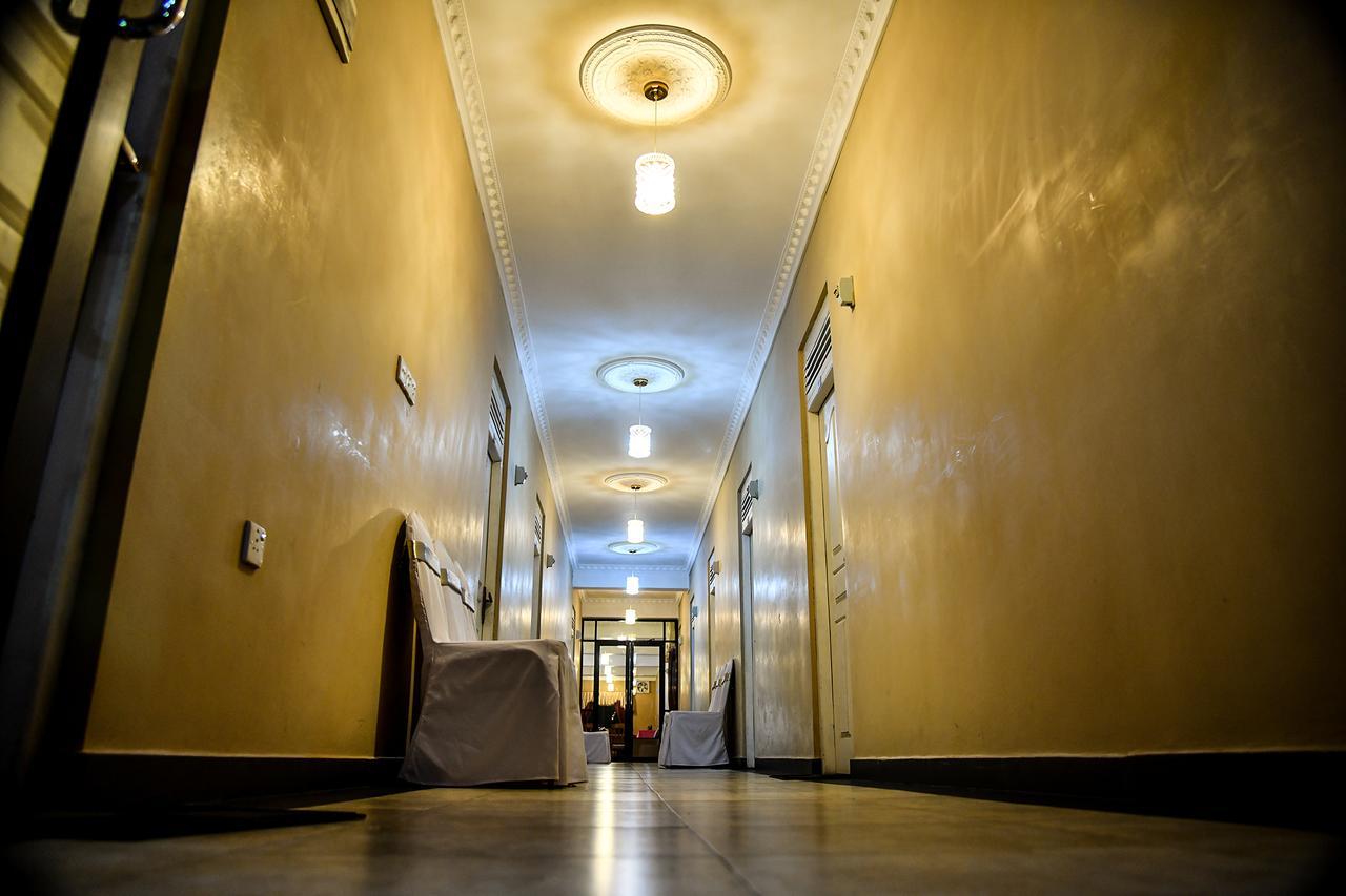 Sri Krishna Bhavan Hotel Гаттон Екстер'єр фото