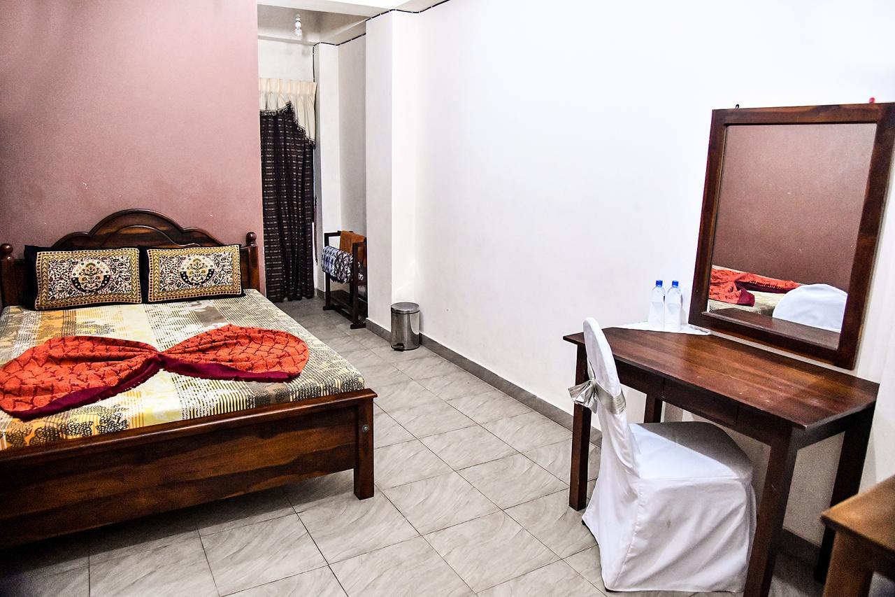 Sri Krishna Bhavan Hotel Гаттон Екстер'єр фото