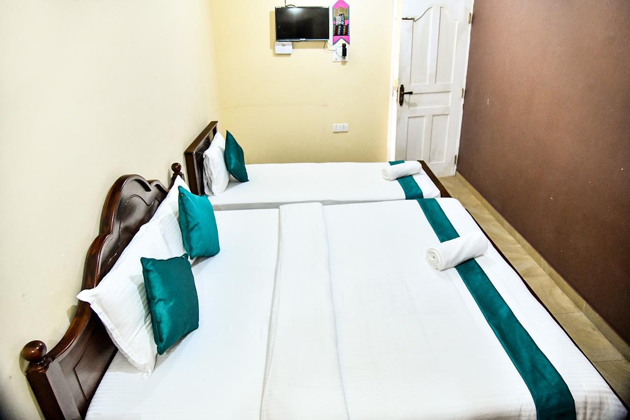 Sri Krishna Bhavan Hotel Гаттон Екстер'єр фото