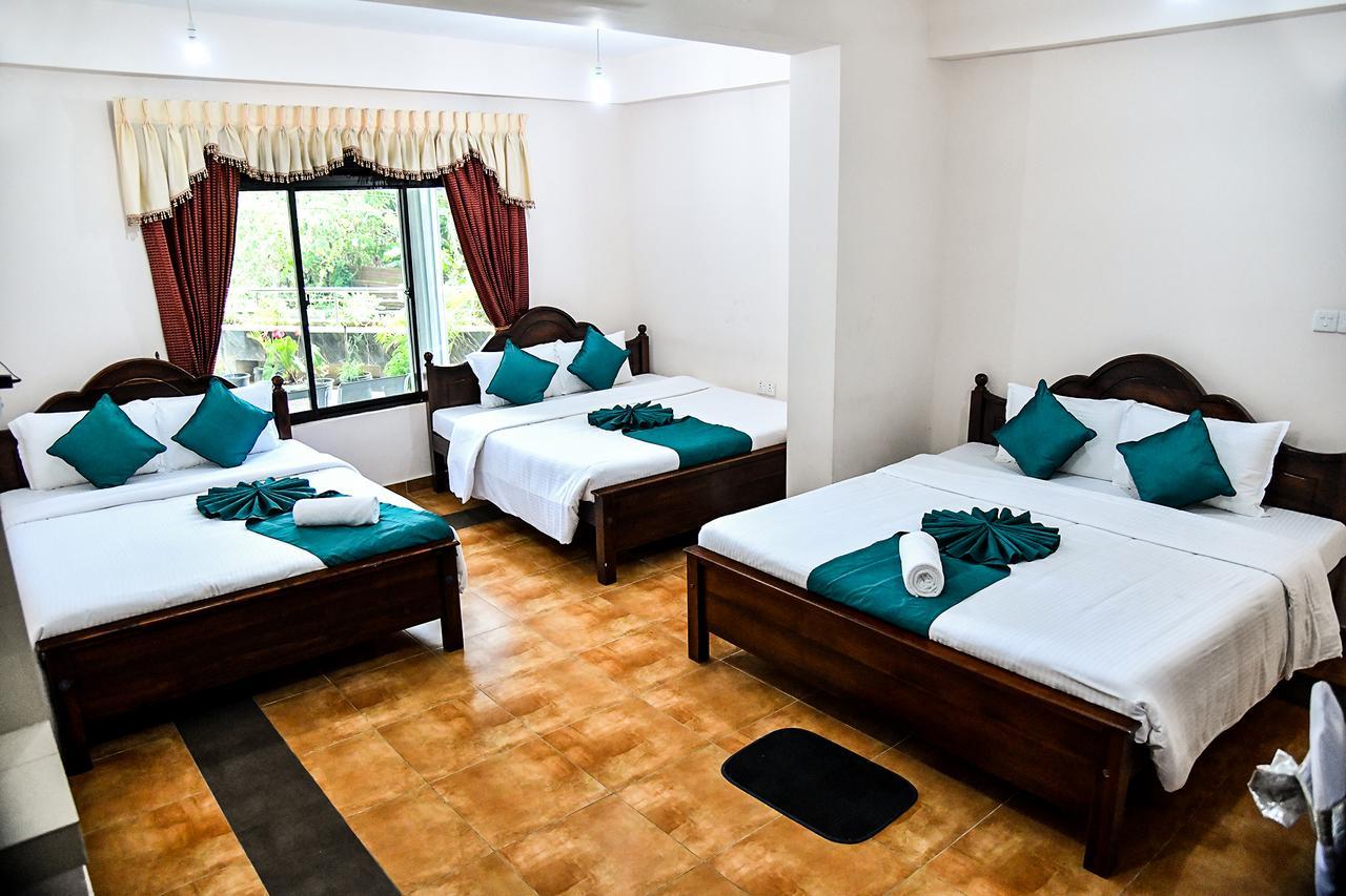 Sri Krishna Bhavan Hotel Гаттон Екстер'єр фото